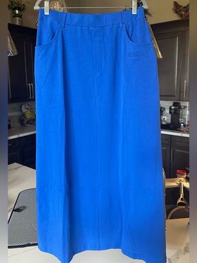 NWT Aleeza Paris The Elara Skirt - Size L